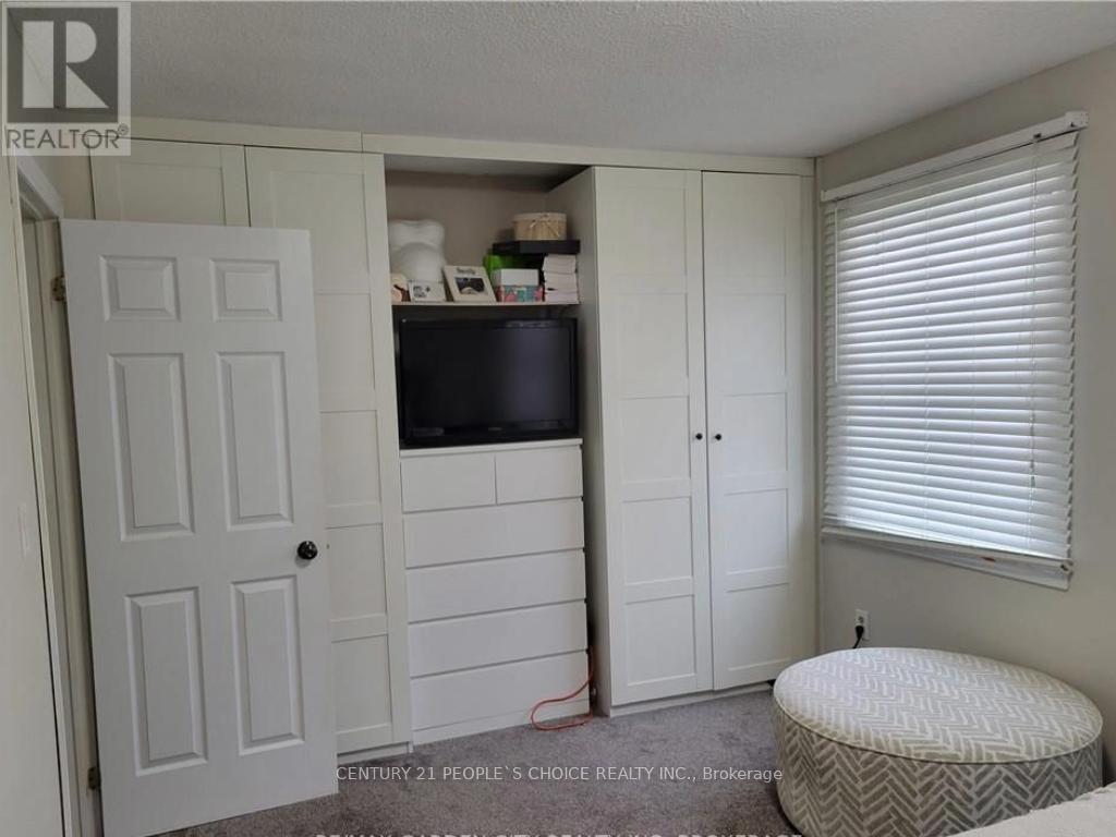 8166 Paddock Trail Drive, Niagara Falls, Ontario  L2H 1X3 - Photo 7 - X12538742