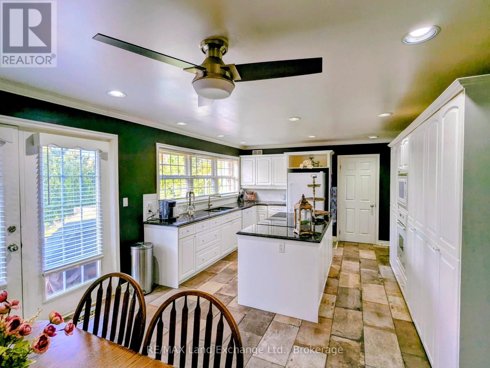 4 Eastwood Crescent, Kincardine, Ontario  N0G 2T0 - Photo 10 - X12516418