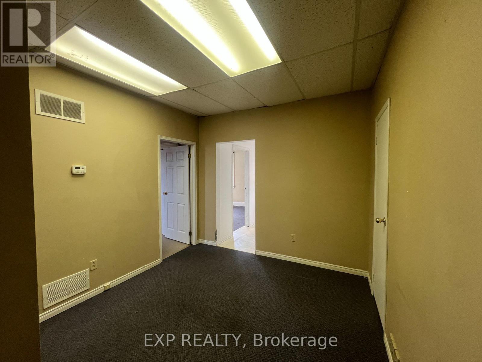 Main - 30 First Avenue, Orangeville, Ontario  L9W 1H8 - Photo 11 - W12550356