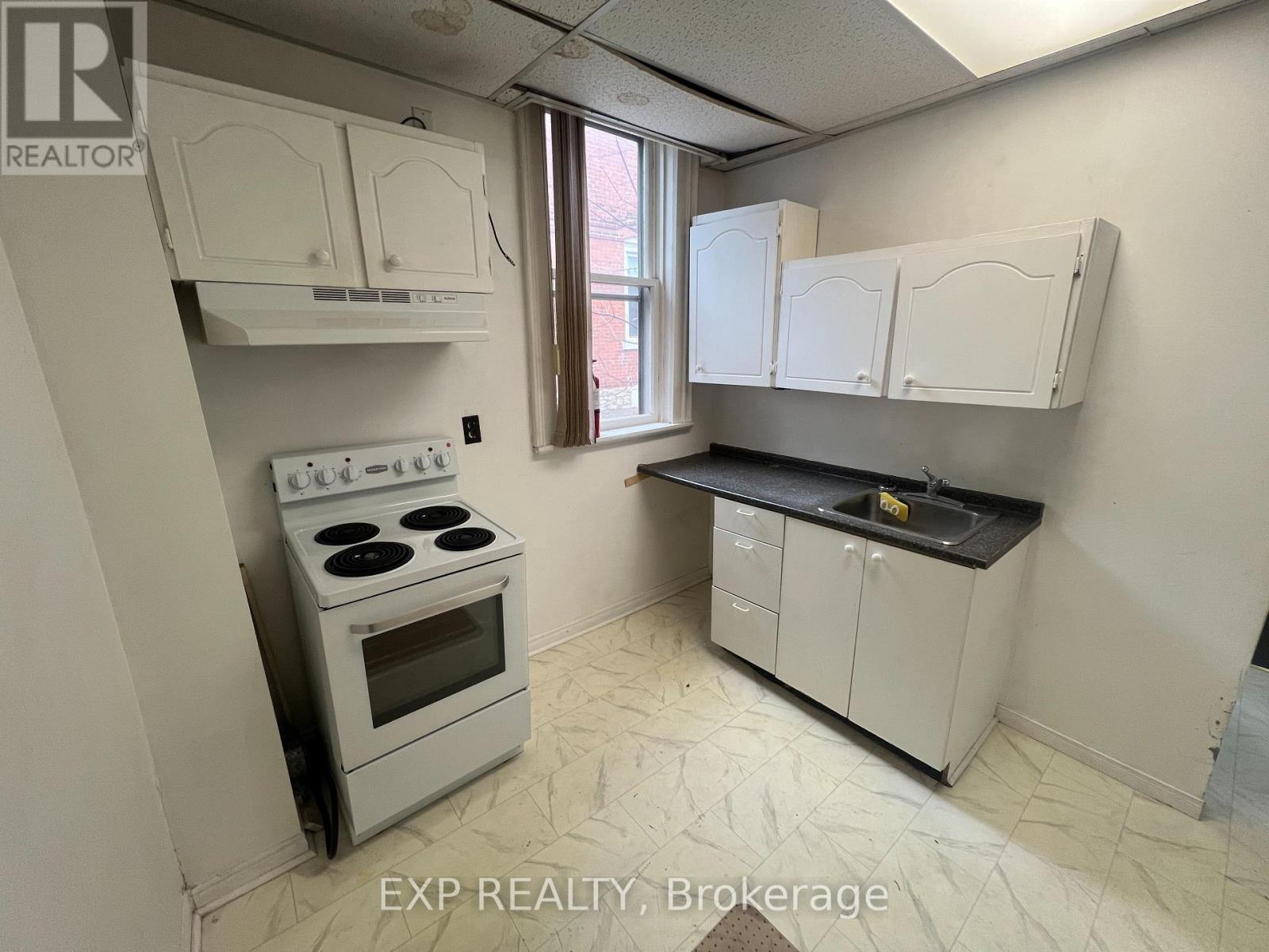 Main - 30 First Avenue, Orangeville, Ontario  L9W 1H8 - Photo 13 - W12550356