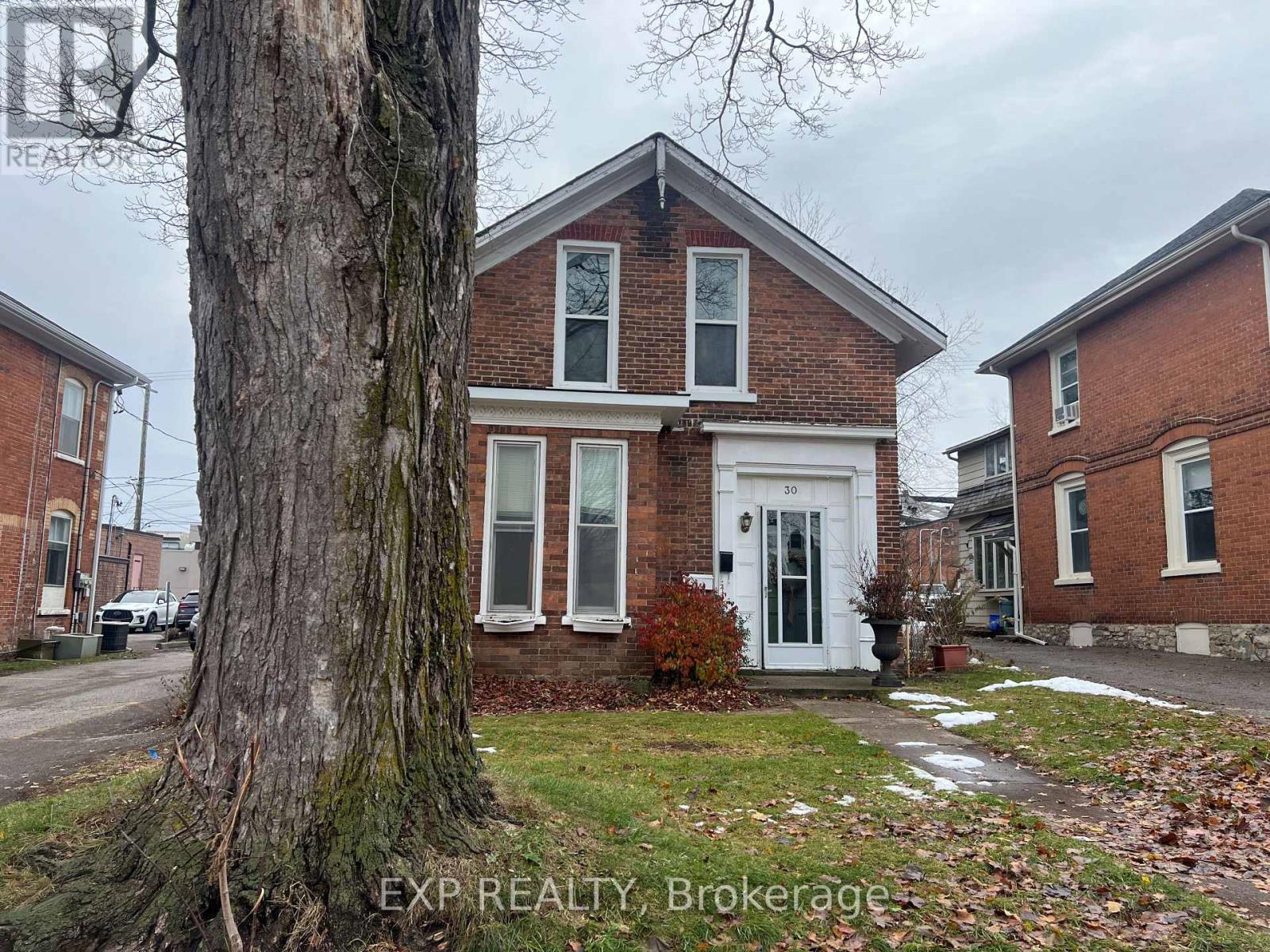 Main - 30 First Avenue, Orangeville, Ontario  L9W 1H8 - Photo 2 - W12550356