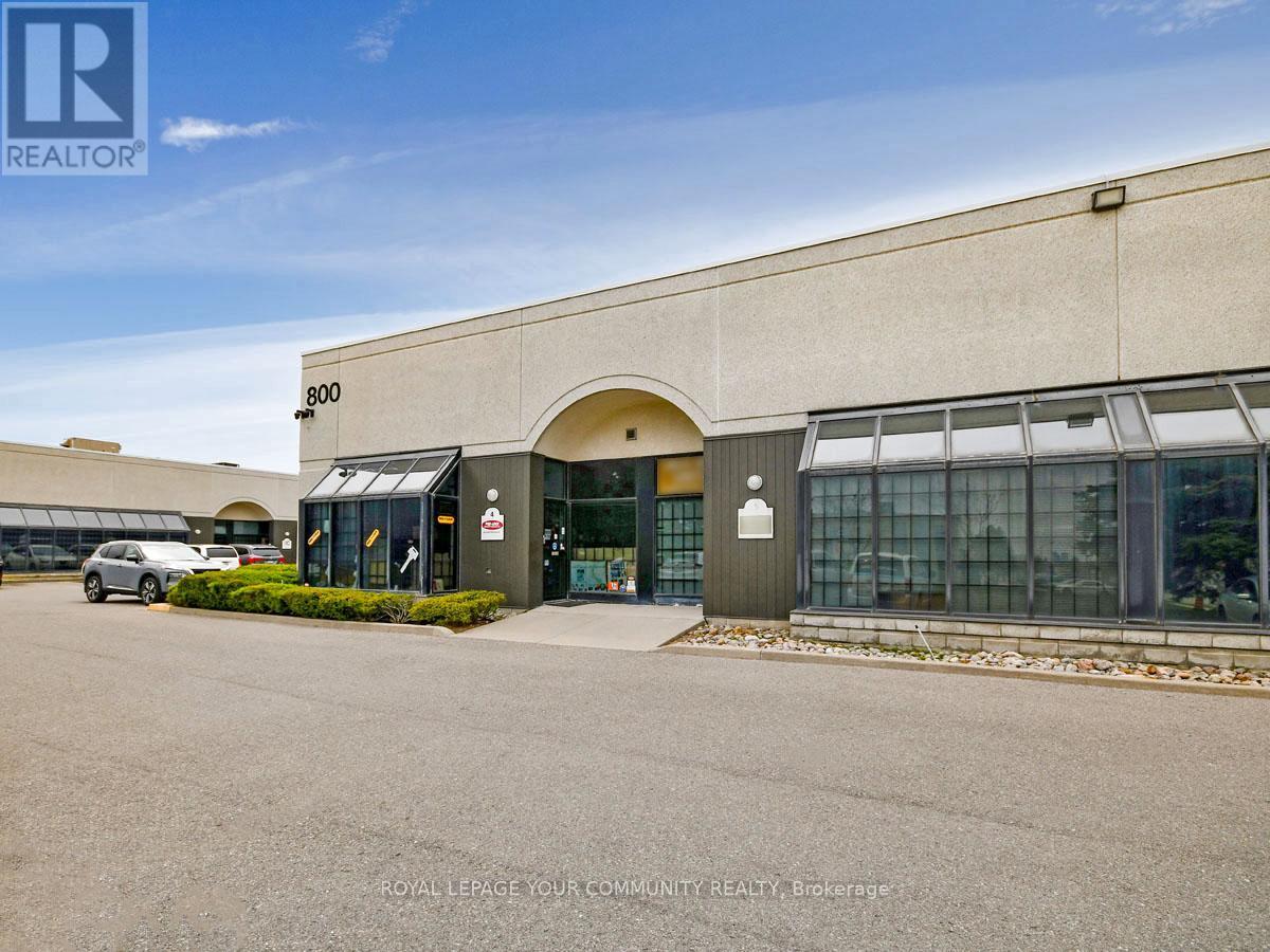 3 - 800 Petrolia Road, Toronto, Ontario  M3J 3K4 - Photo 2 - W12550388