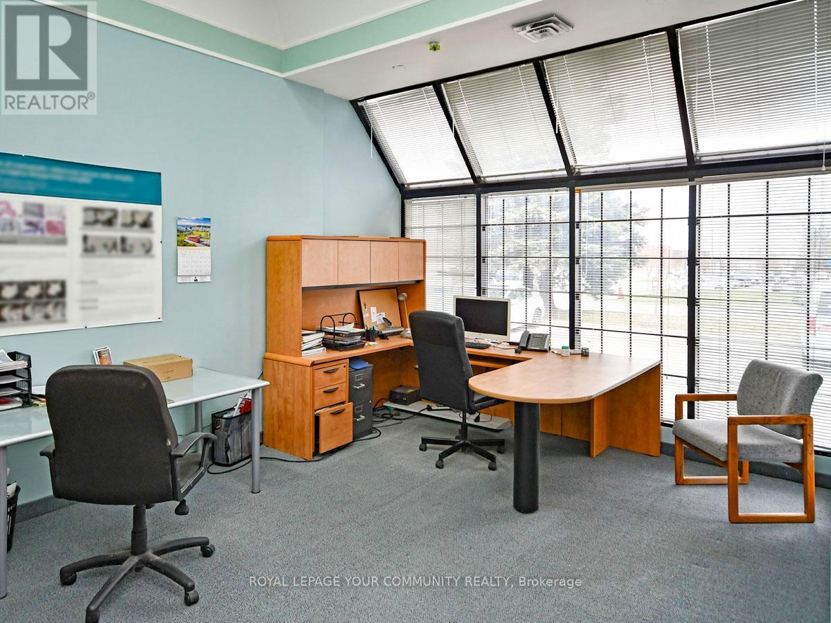 3 - 800 Petrolia Road, Toronto, Ontario  M3J 3K4 - Photo 3 - W12550388