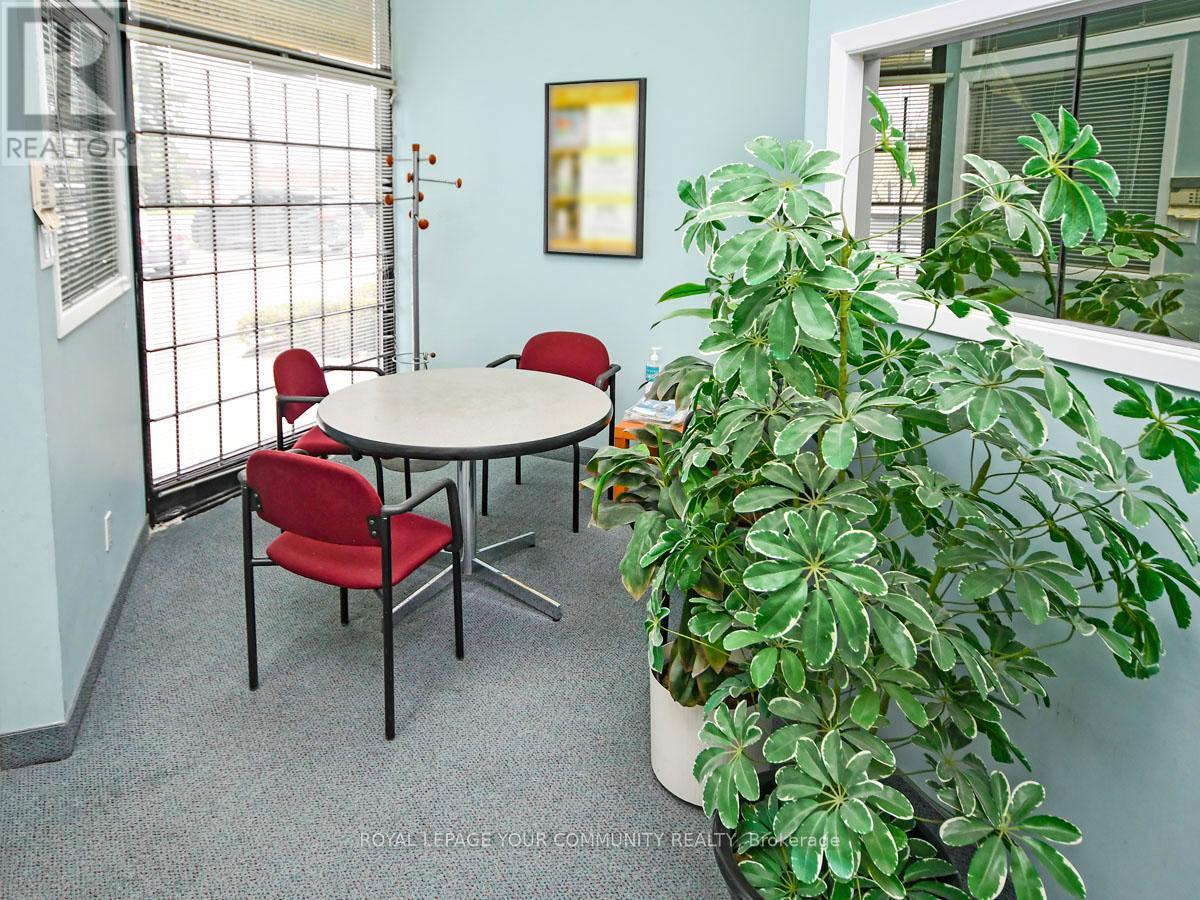 3 - 800 Petrolia Road, Toronto, Ontario  M3J 3K4 - Photo 4 - W12550388