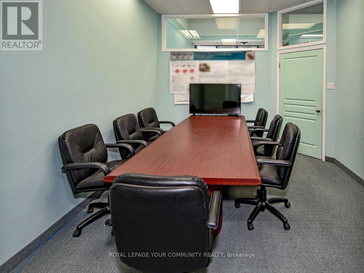 3 - 800 Petrolia Road, Toronto, Ontario  M3J 3K4 - Photo 5 - W12550388