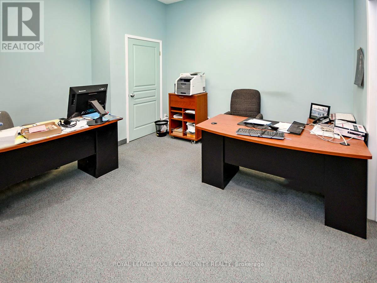 3 - 800 Petrolia Road, Toronto, Ontario  M3J 3K4 - Photo 6 - W12550388