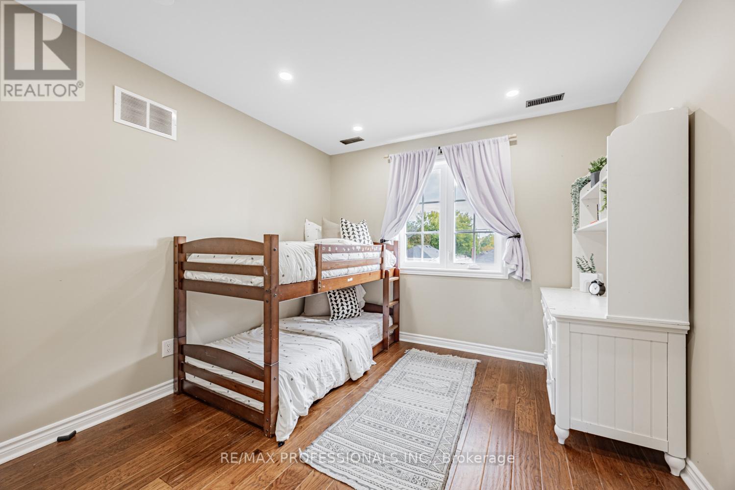 56 Parker Avenue, Toronto, Ontario  M8Z 4L8 - Photo 26 - W12550392