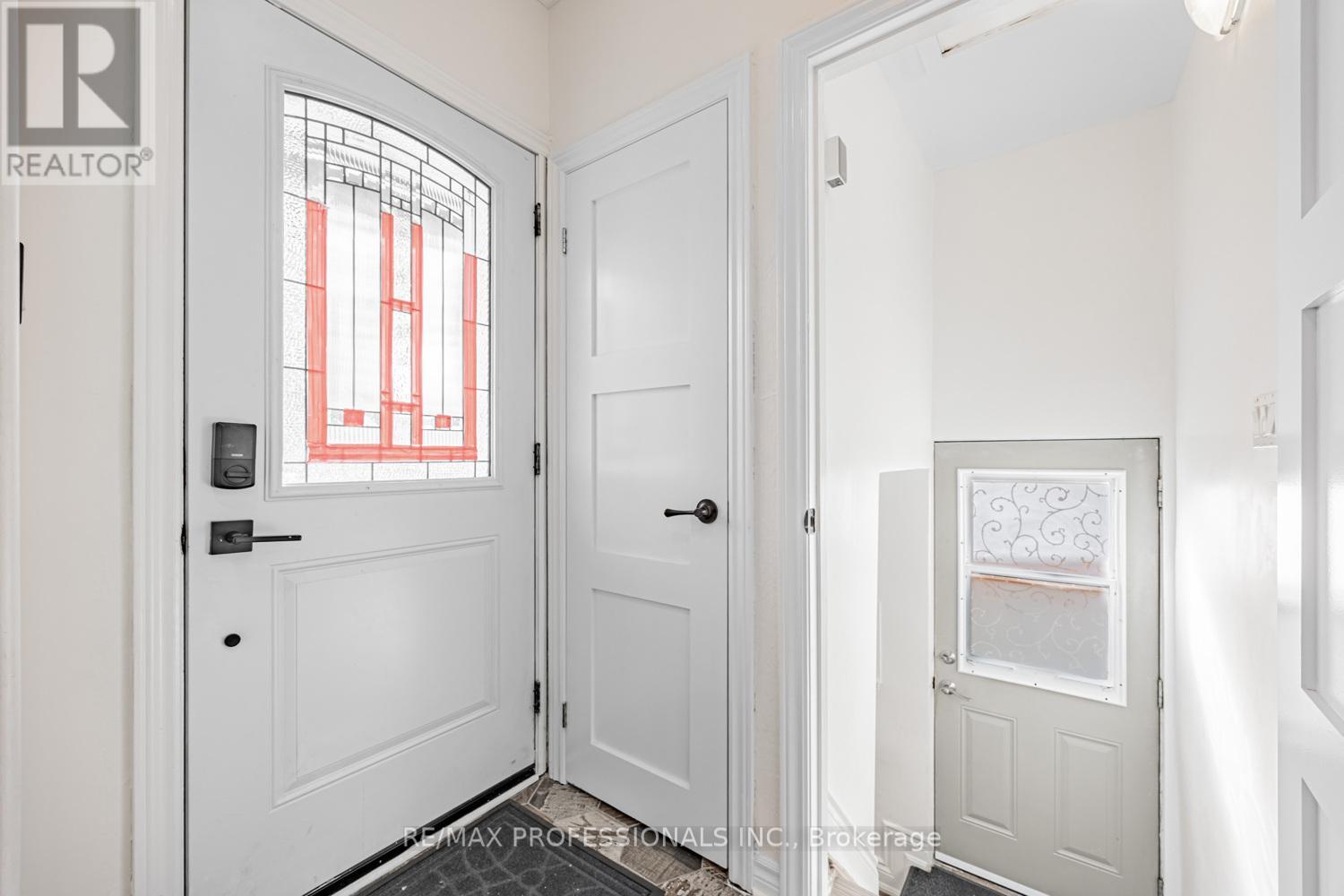 56 Parker Avenue, Toronto, Ontario  M8Z 4L8 - Photo 38 - W12550392