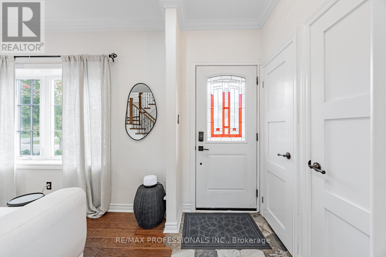 56 Parker Avenue, Toronto, Ontario  M8Z 4L8 - Photo 5 - W12550392