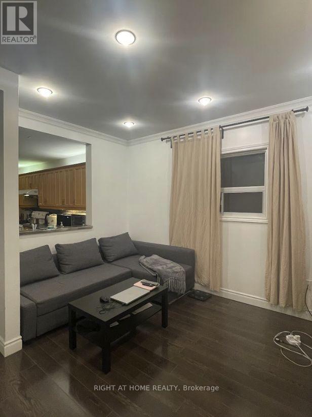 Main - 75 Bartlett Avenue, Toronto, Ontario  M6H 3E8 - Photo 12 - W12550430