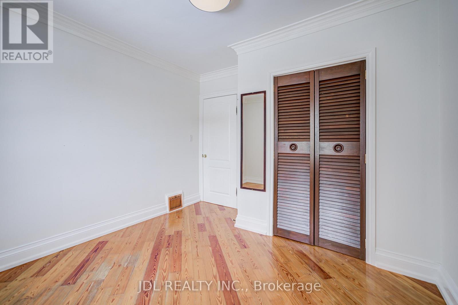 138 Wesley Street W, Toronto, Ontario  M8Y 2X1 - Photo 12 - W12550452