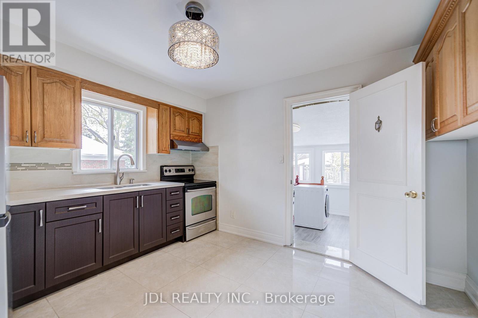 138 Wesley Street W, Toronto, Ontario  M8Y 2X1 - Photo 17 - W12550452