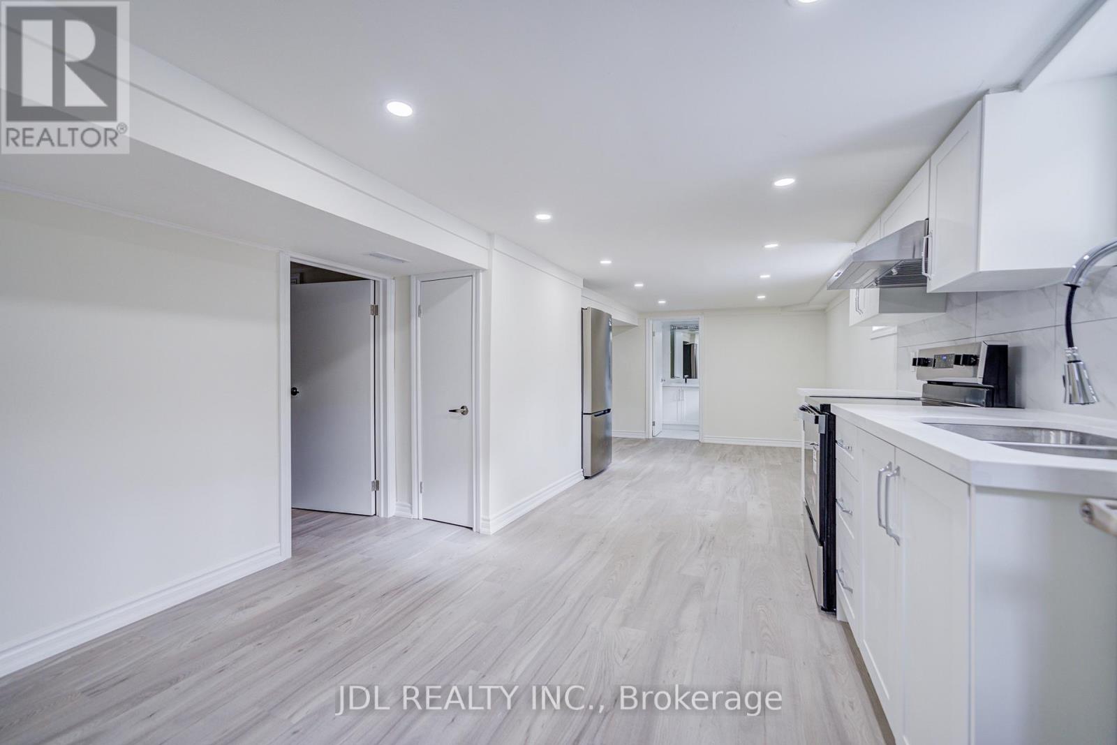 138 Wesley Street W, Toronto, Ontario  M8Y 2X1 - Photo 23 - W12550452