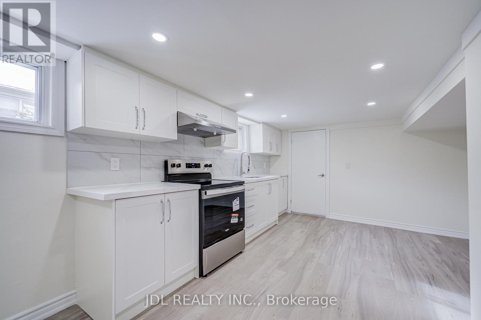 138 Wesley Street W, Toronto, Ontario  M8Y 2X1 - Photo 25 - W12550452