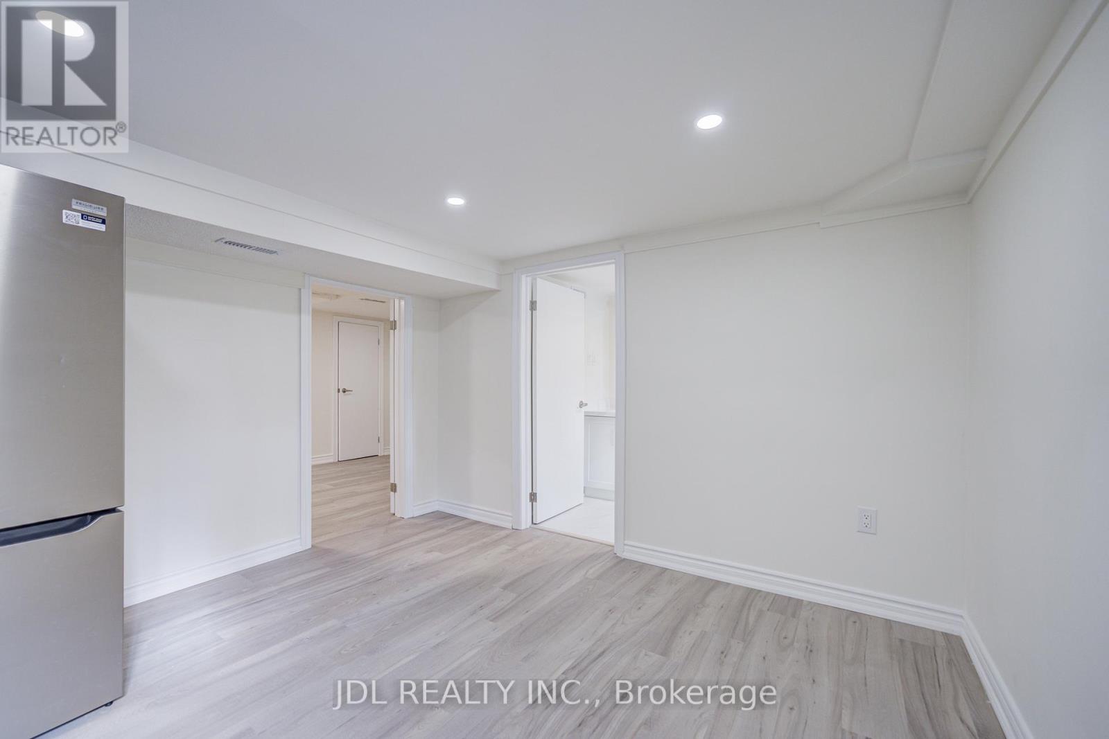 138 Wesley Street W, Toronto, Ontario  M8Y 2X1 - Photo 28 - W12550452