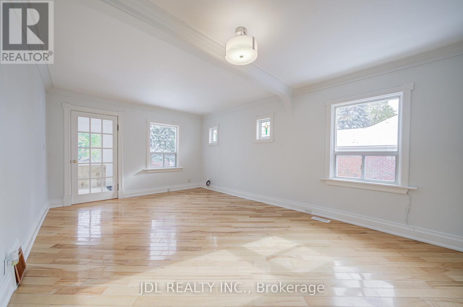 138 Wesley Street W, Toronto, Ontario  M8Y 2X1 - Photo 6 - W12550452