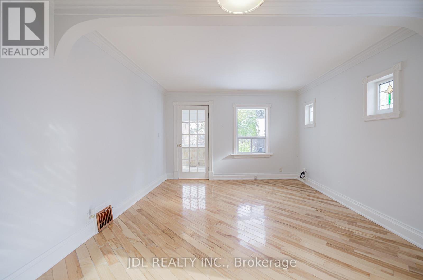 138 Wesley Street W, Toronto, Ontario  M8Y 2X1 - Photo 7 - W12550452