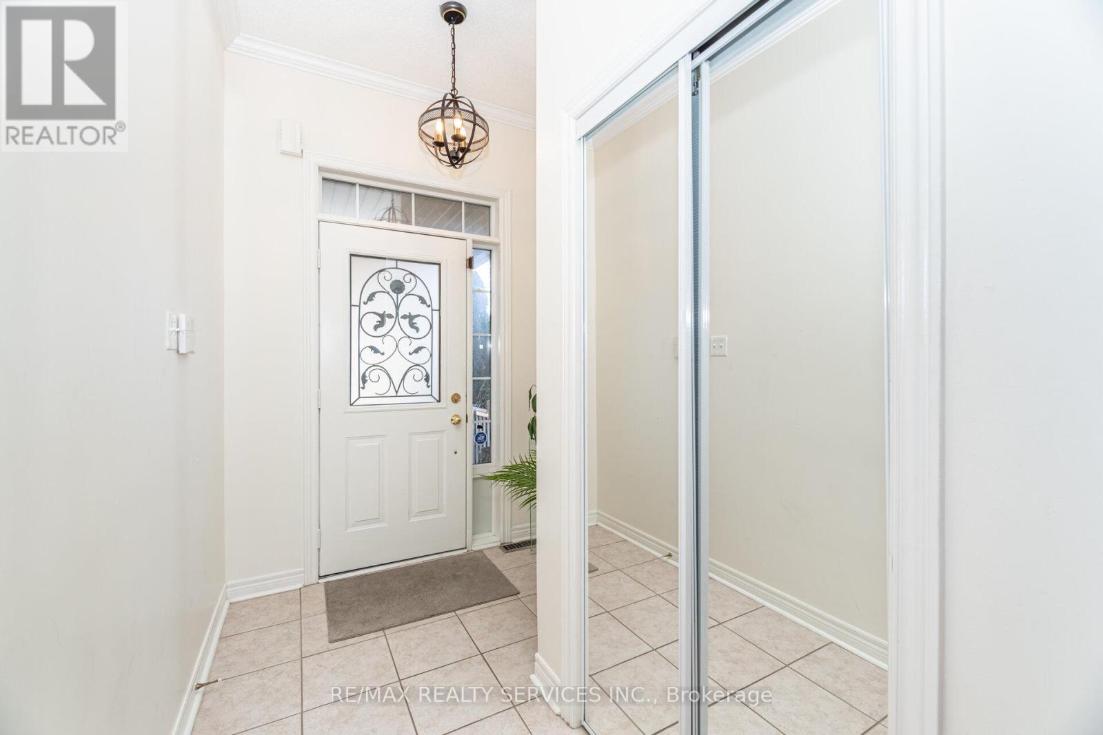 12 Rainy Dale Road, Brampton, Ontario  L6V 4S7 - Photo 7 - W12550460