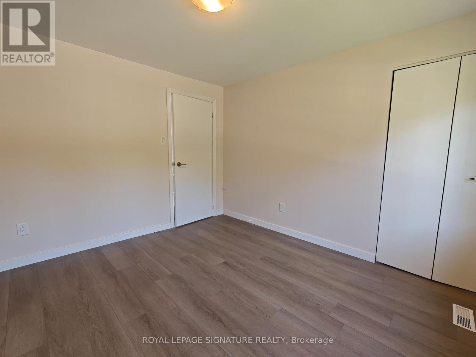 (Upper) - 1443 Glen Rutley Circle, Mississauga, Ontario  L4X 1Z8 - Photo 10 - W12550498