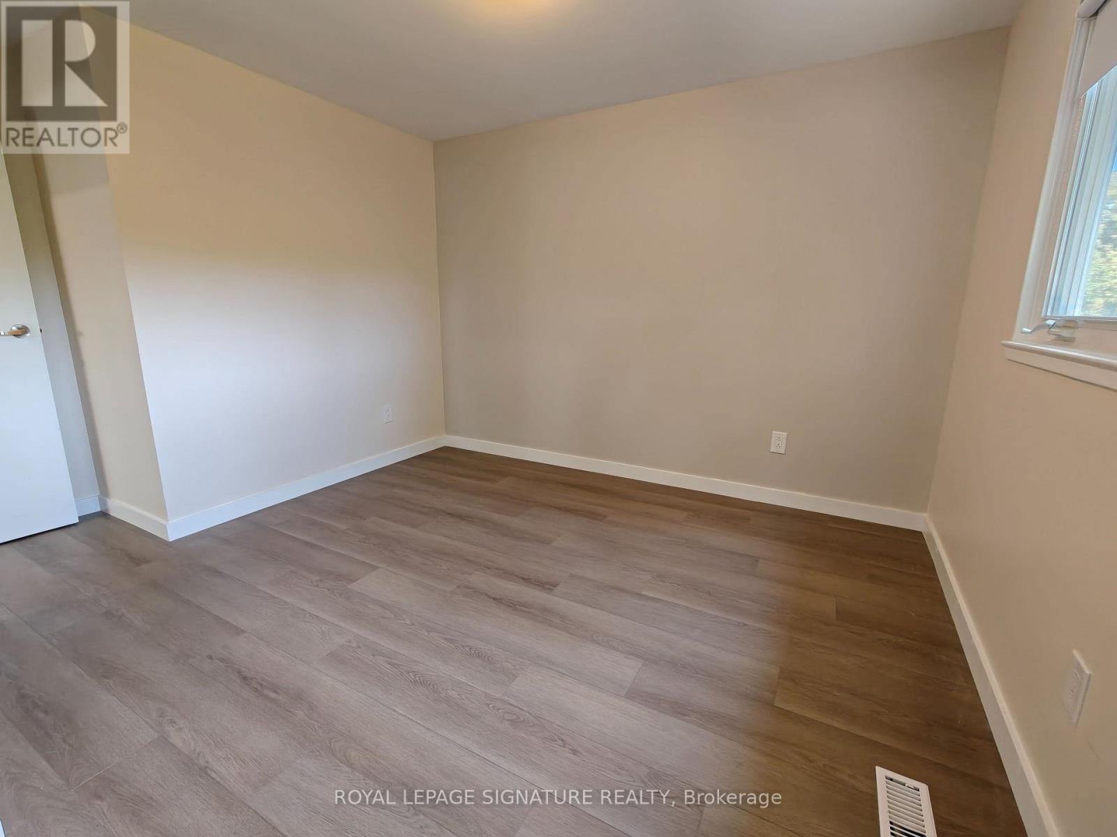 (Upper) - 1443 Glen Rutley Circle, Mississauga, Ontario  L4X 1Z8 - Photo 18 - W12550498