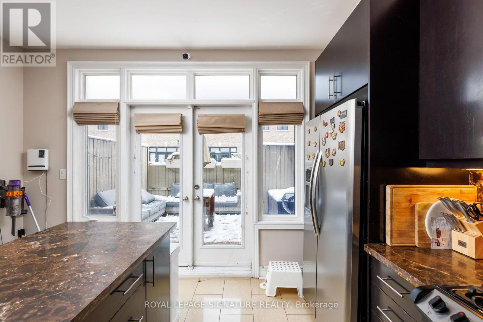 825c Oxford Street, Toronto, Ontario  M8Z 0B3 - Photo 10 - W12550522