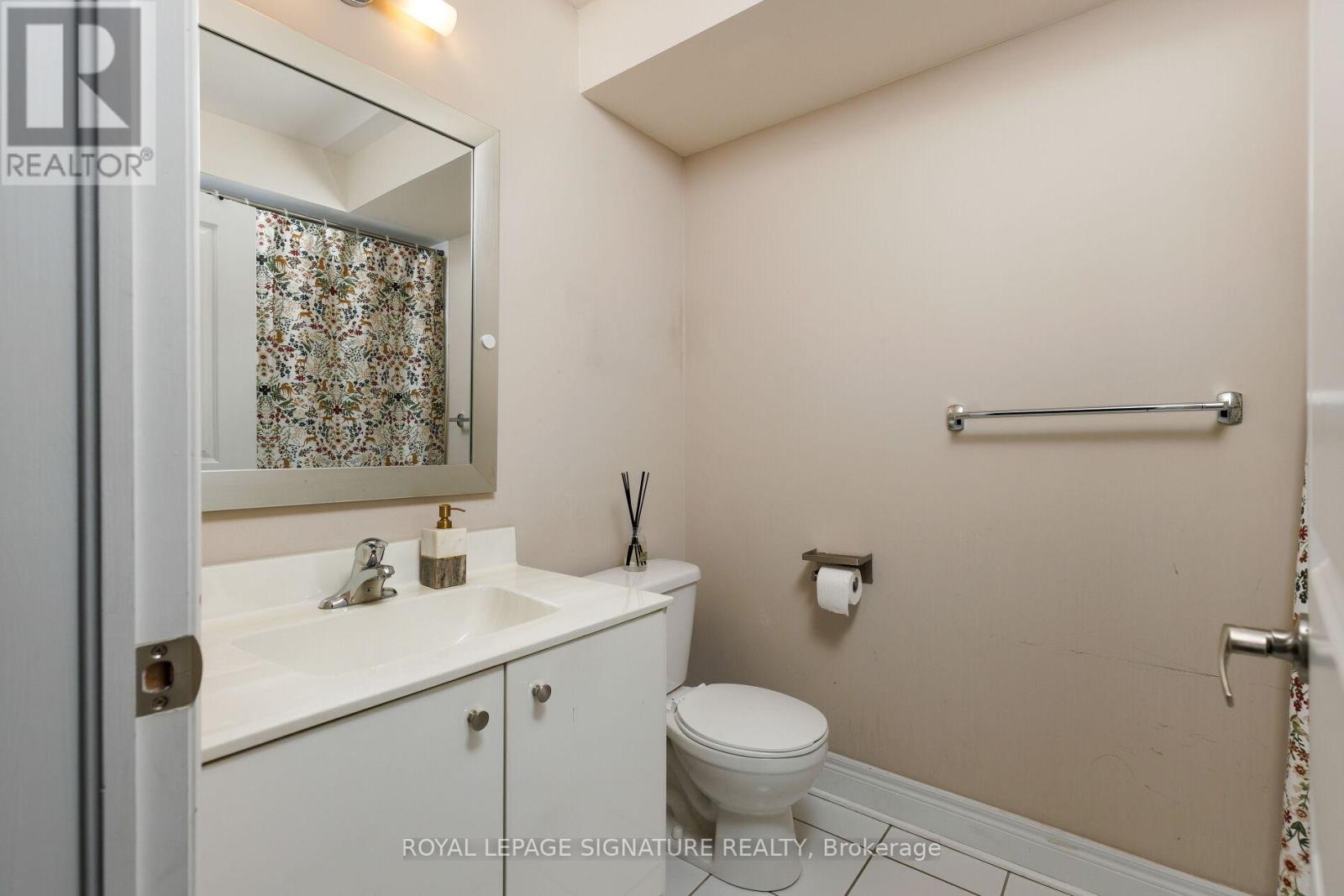 825c Oxford Street, Toronto, Ontario  M8Z 0B3 - Photo 26 - W12550522