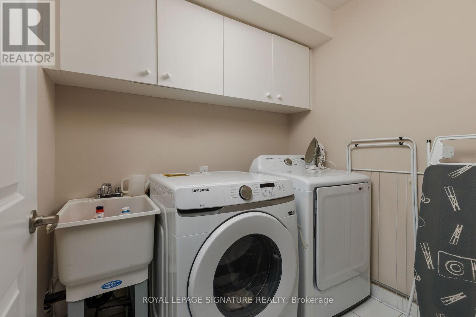 825c Oxford Street, Toronto, Ontario  M8Z 0B3 - Photo 27 - W12550522