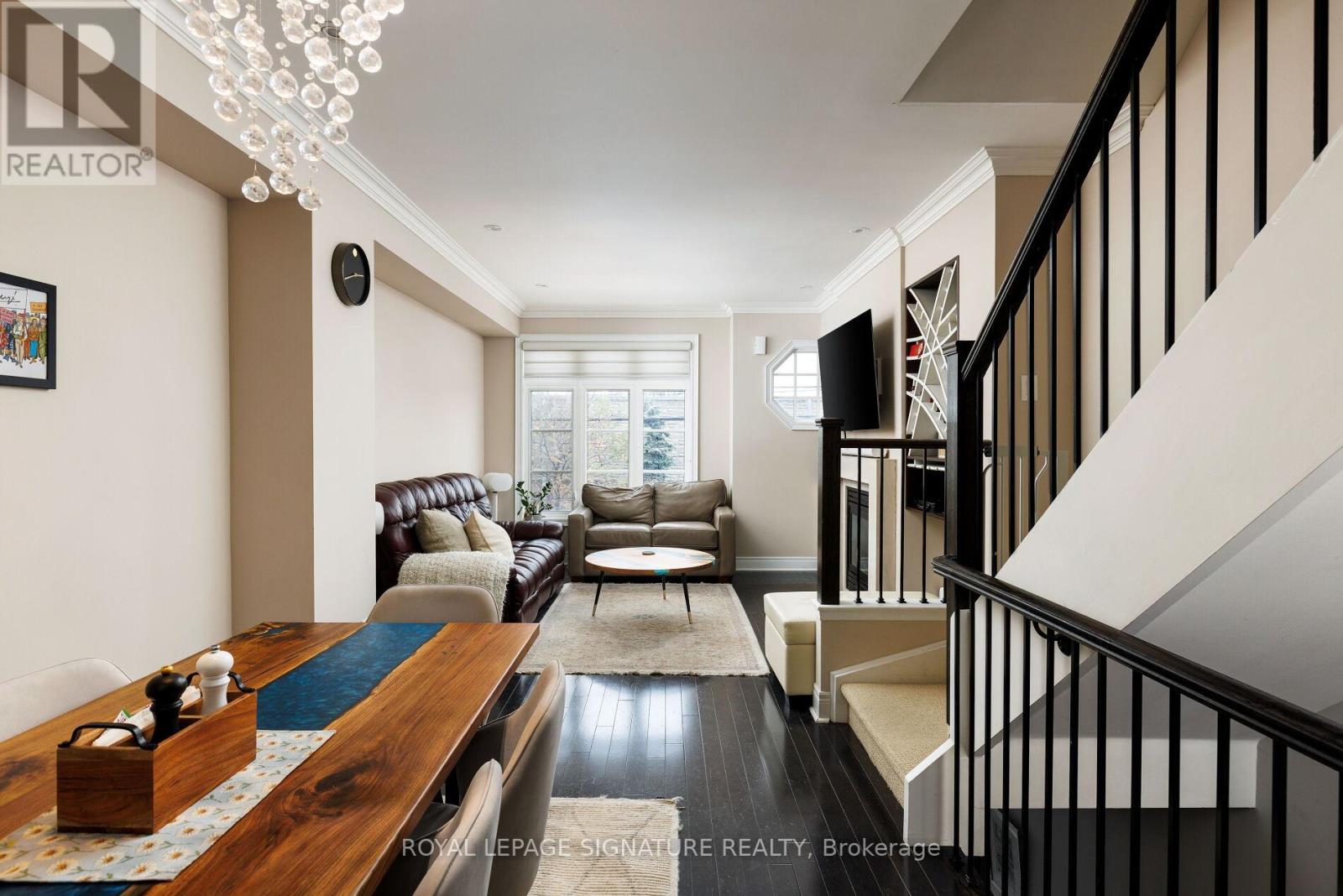 825c Oxford Street, Toronto, Ontario  M8Z 0B3 - Photo 3 - W12550522