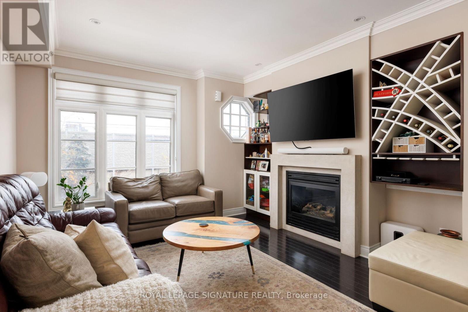 825c Oxford Street, Toronto, Ontario  M8Z 0B3 - Photo 4 - W12550522