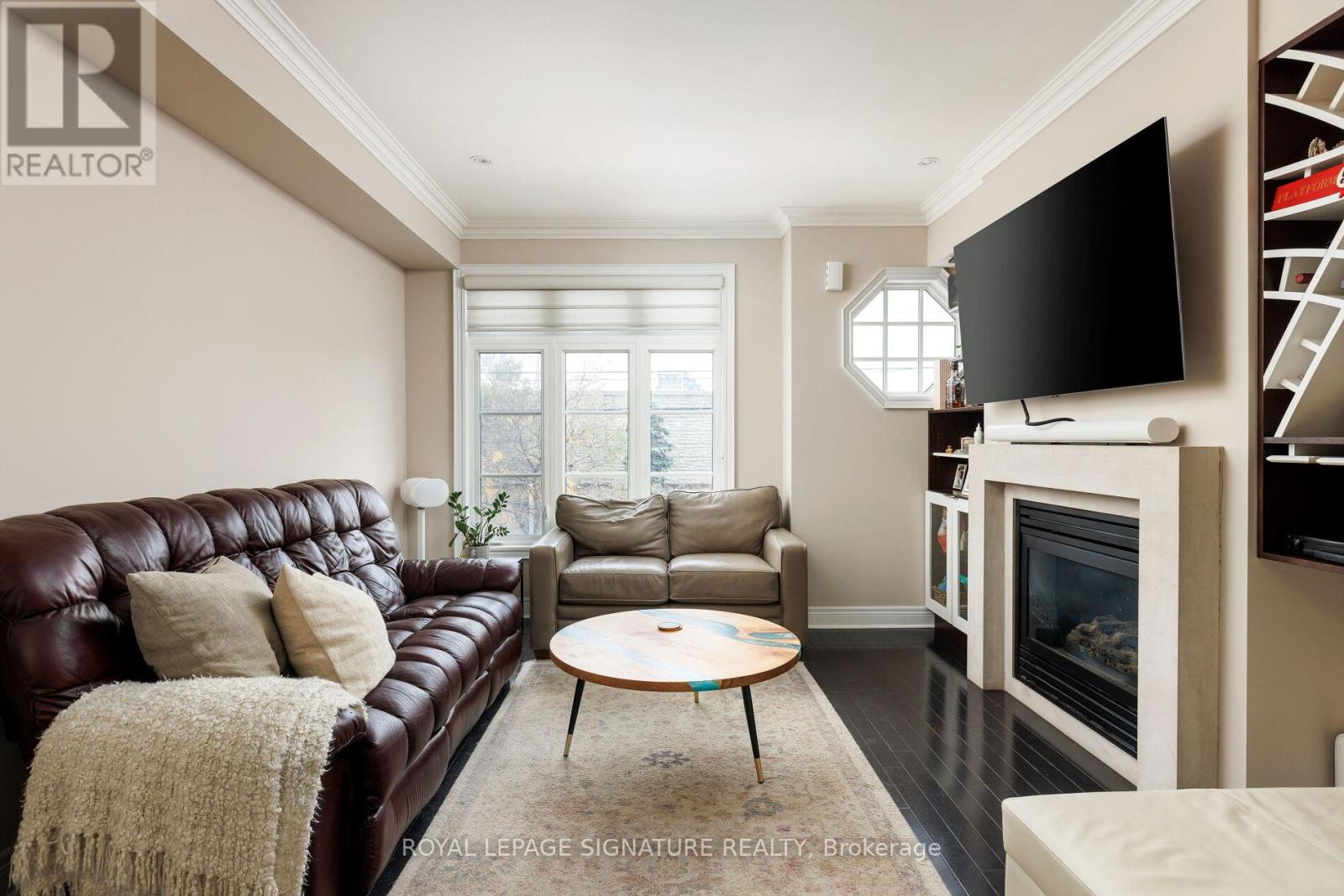 825c Oxford Street, Toronto, Ontario  M8Z 0B3 - Photo 5 - W12550522