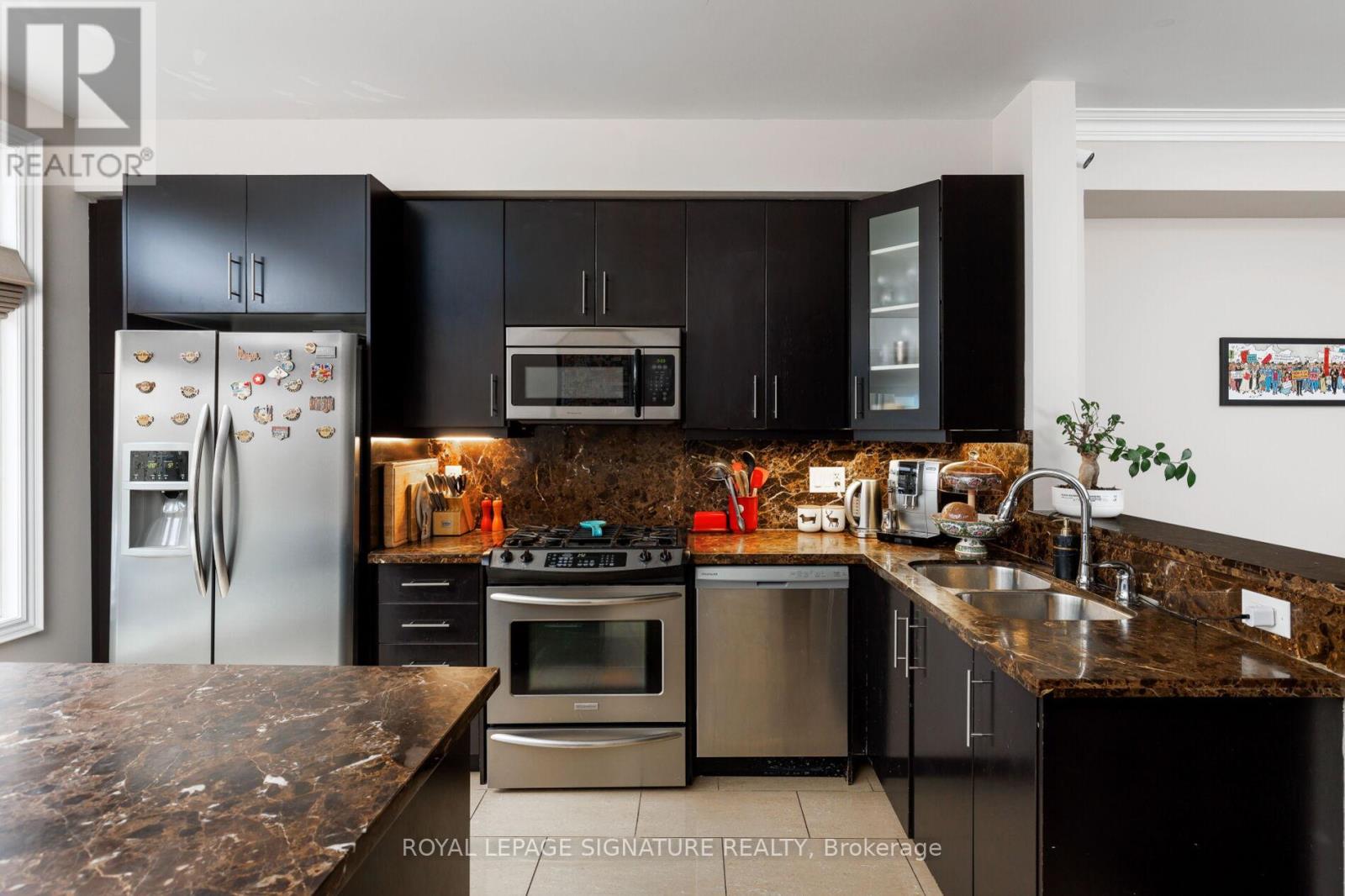 825c Oxford Street, Toronto, Ontario  M8Z 0B3 - Photo 8 - W12550522