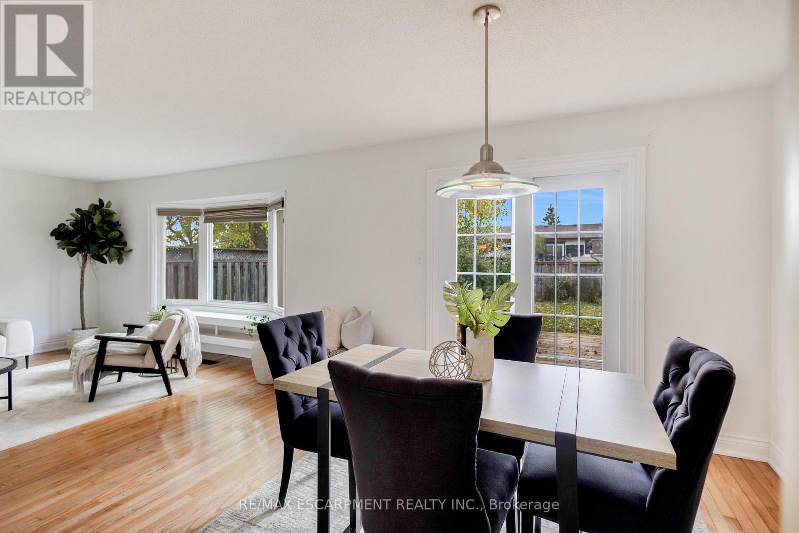 2250 Middlesmoor Crescent, Burlington, Ontario  L7P 3X6 - Photo 11 - W12550536