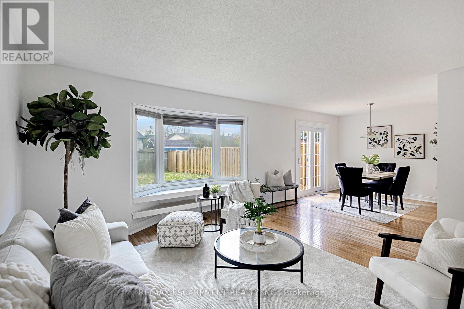 2250 Middlesmoor Crescent, Burlington, Ontario  L7P 3X6 - Photo 13 - W12550536