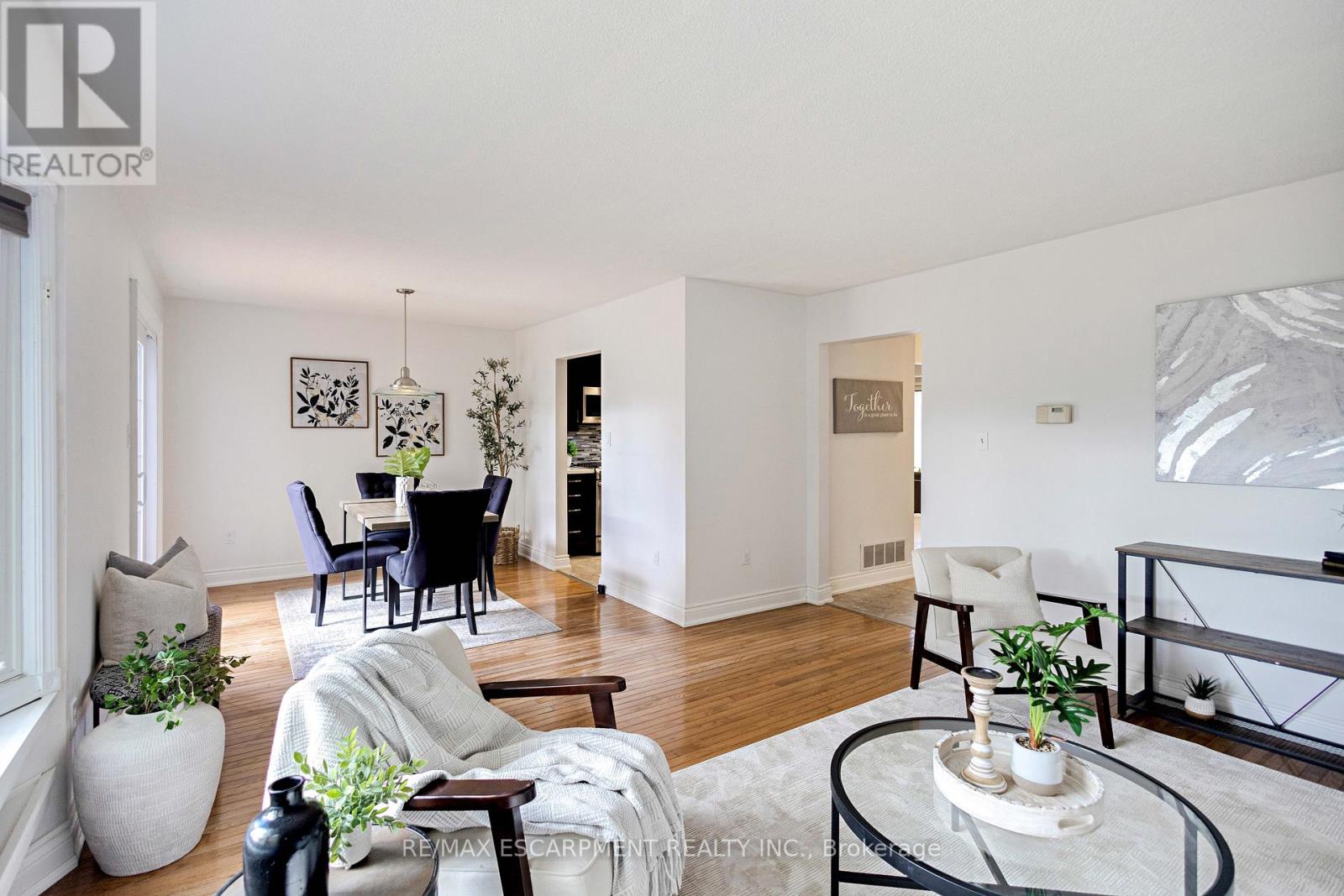 2250 Middlesmoor Crescent, Burlington, Ontario  L7P 3X6 - Photo 14 - W12550536