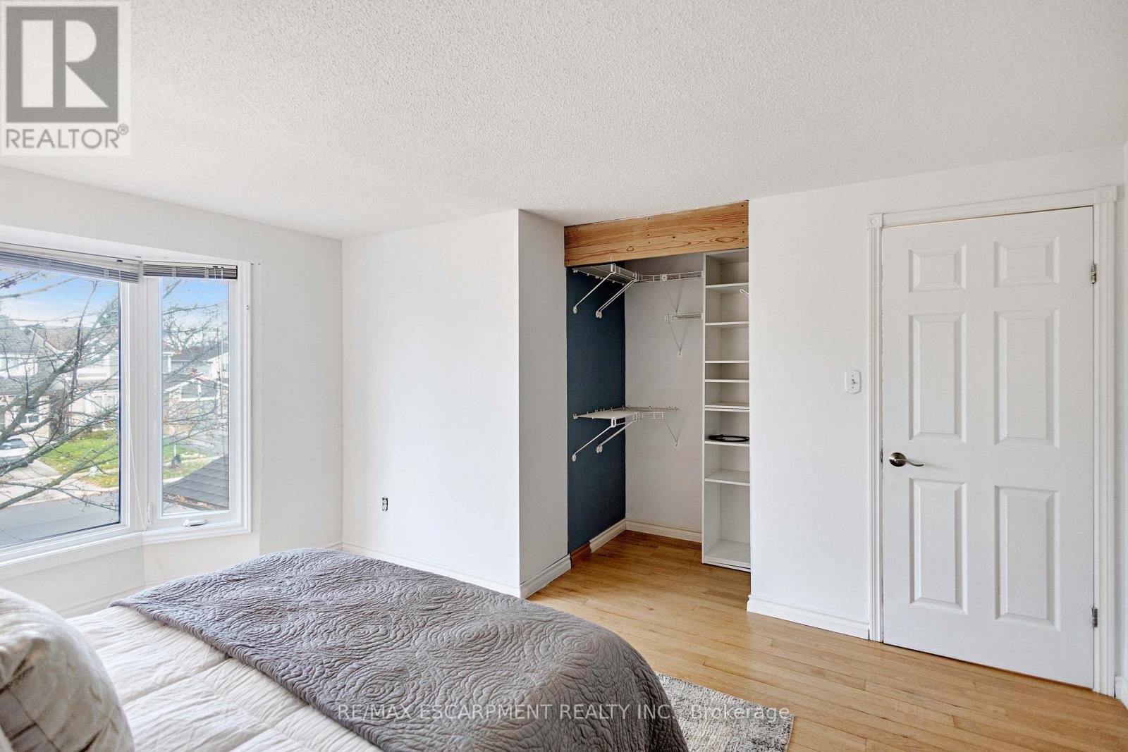 2250 Middlesmoor Crescent, Burlington, Ontario  L7P 3X6 - Photo 24 - W12550536