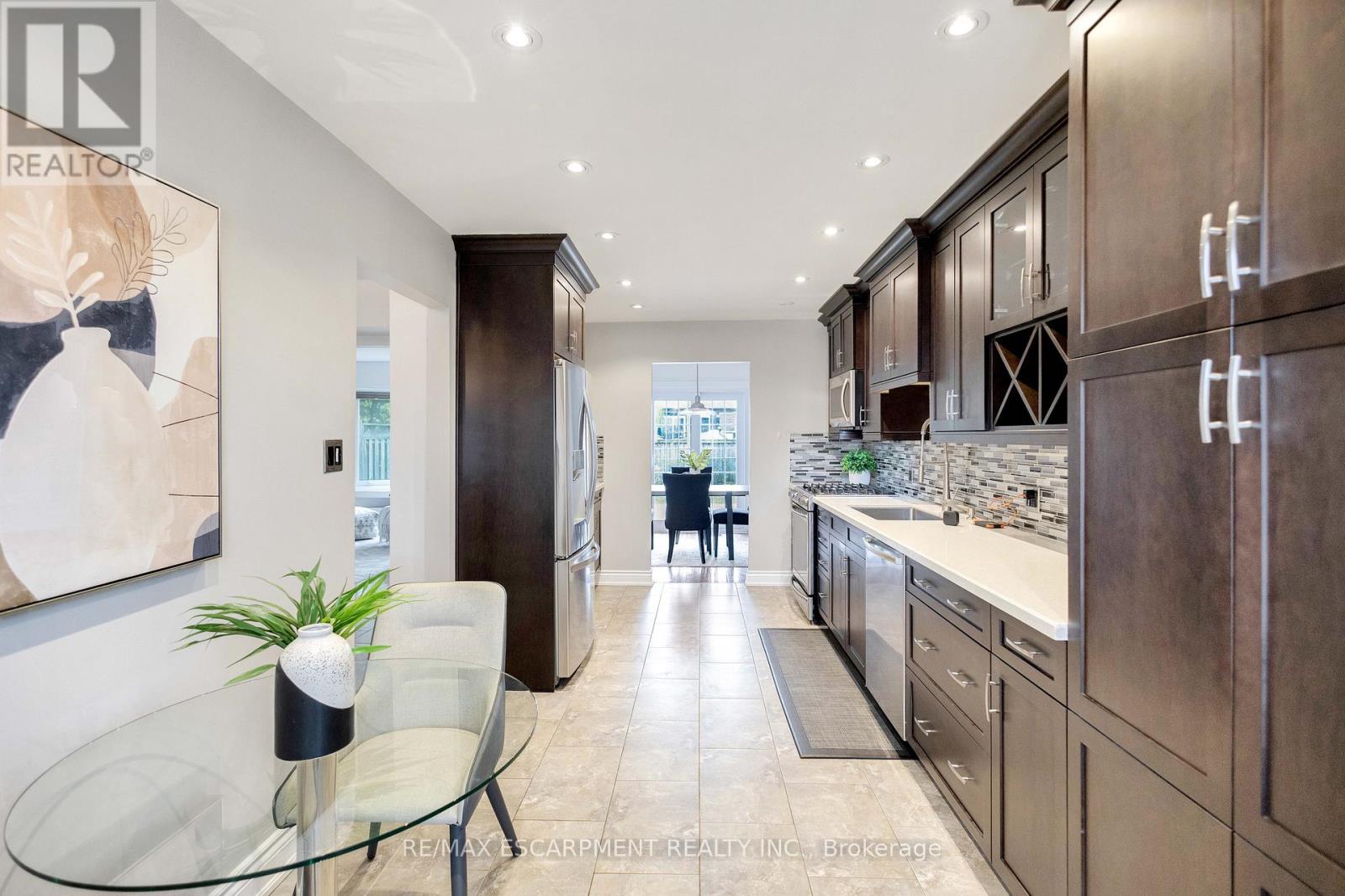 2250 Middlesmoor Crescent, Burlington, Ontario  L7P 3X6 - Photo 7 - W12550536