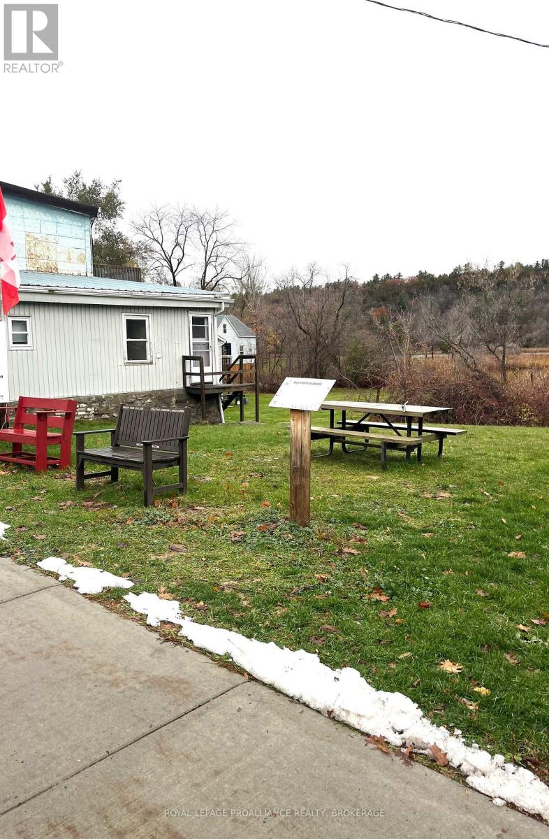 8 Bedford Street, Rideau Lakes, Ontario  K7P 2C5 - Photo 6 - X12550626