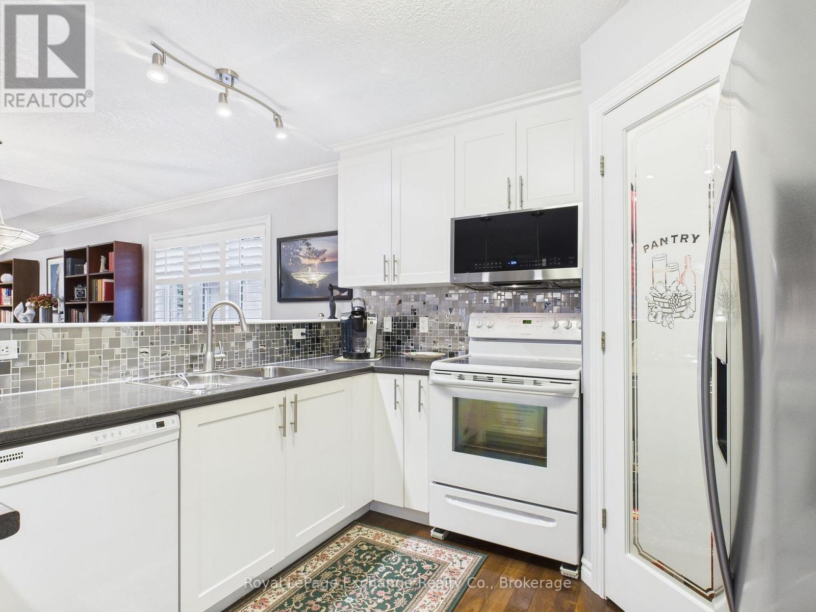 8 - 395 Joseph Street W, Saugeen Shores, Ontario N0H 2C2 - Photo 14 - X12550650