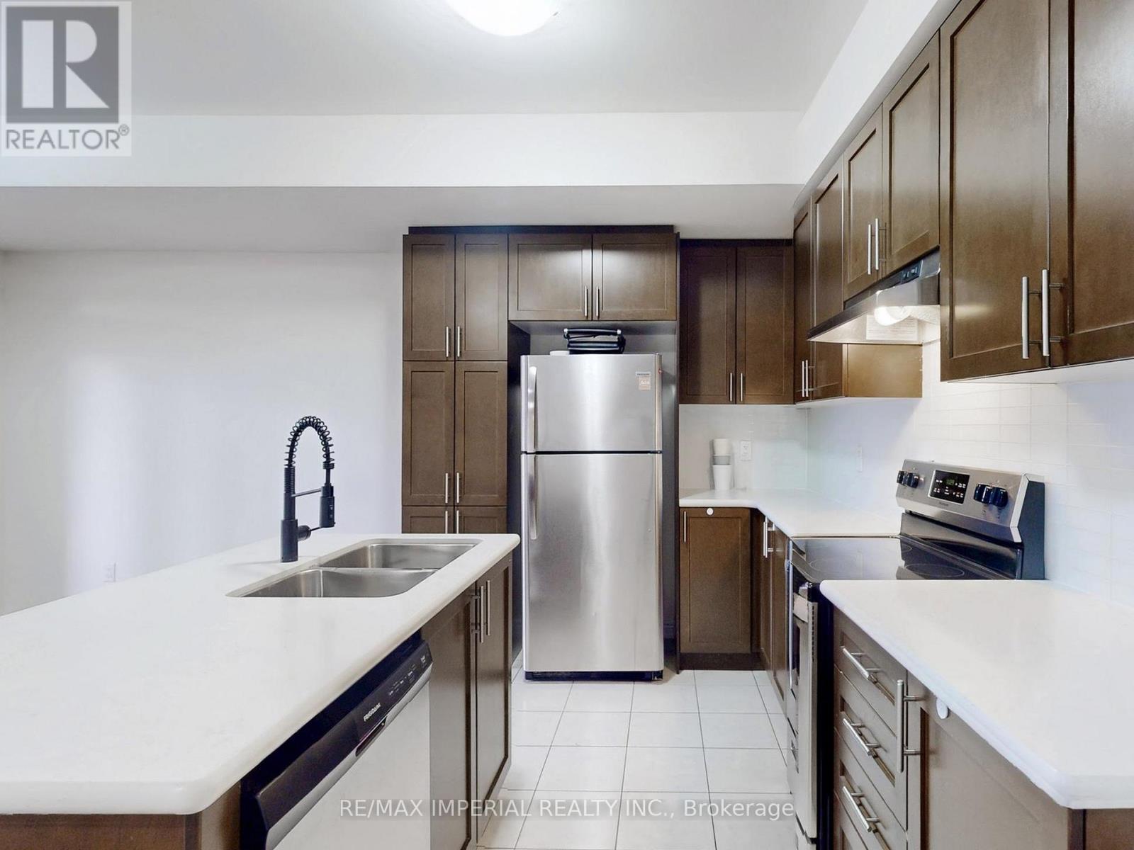 20 John Rudkin Lane, Markham, Ontario  L6B 1N7 - Photo 8 - N12548652