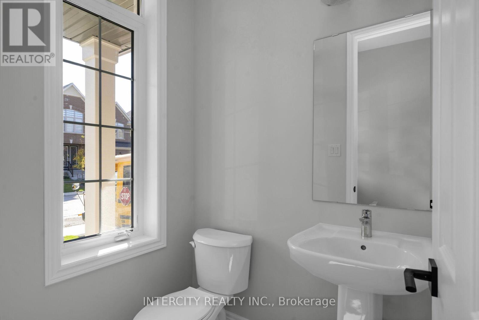 5 Kessler Drive, Brampton, Ontario  L6R 4G2 - Photo 15 - W12451230