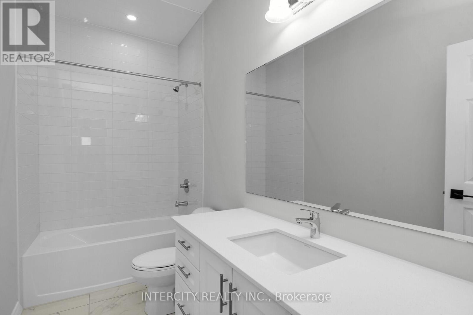 5 Kessler Drive, Brampton, Ontario  L6R 4G2 - Photo 28 - W12451230