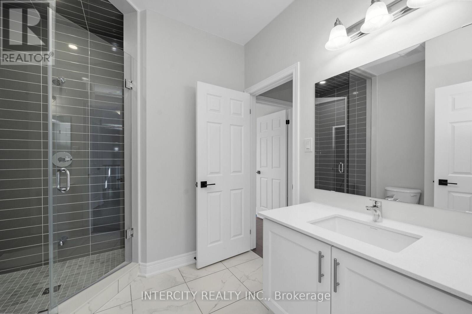 5 Kessler Drive, Brampton, Ontario  L6R 4G2 - Photo 25 - W12451230