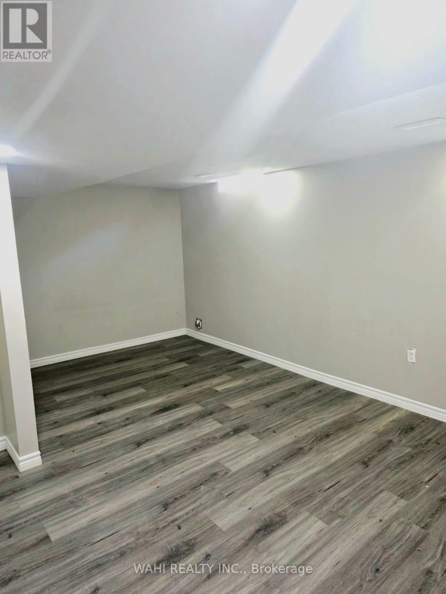 8 Lockport Way, Hamilton, Ontario  L8E 0B1 - Photo 7 - X12448541