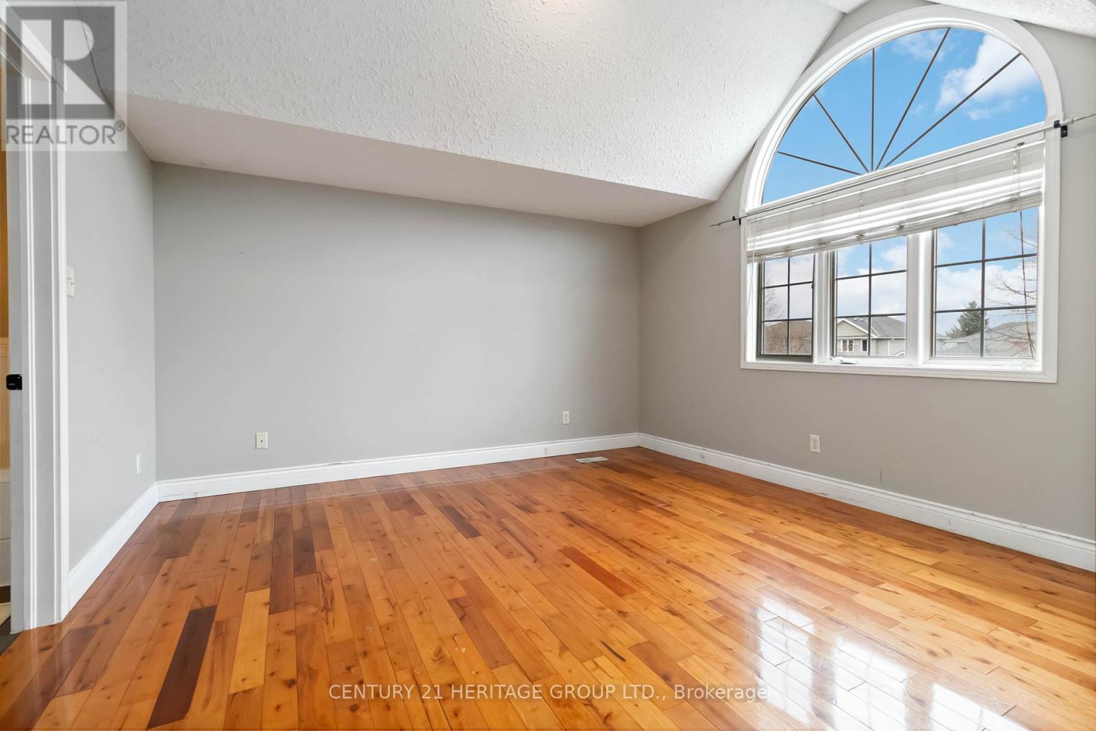 77 Doyle Drive, Guelph, Ontario N1G 5B9 - Photo 29 - X12525664