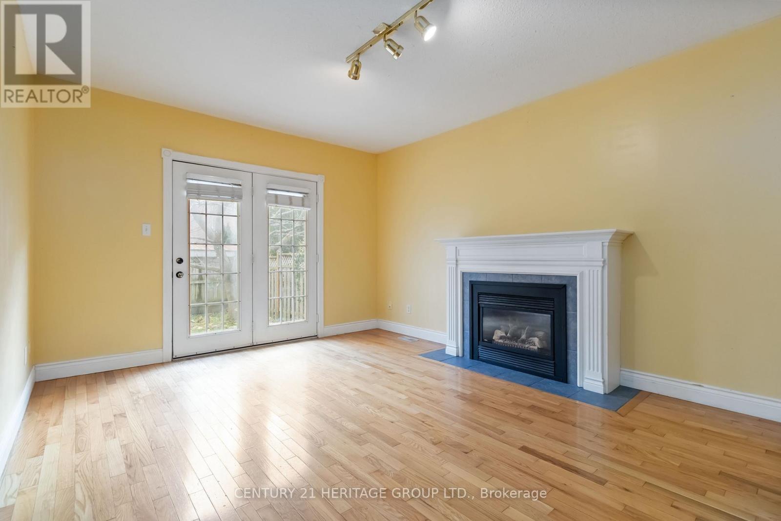 77 Doyle Drive, Guelph, Ontario N1G 5B9 - Photo 25 - X12525664