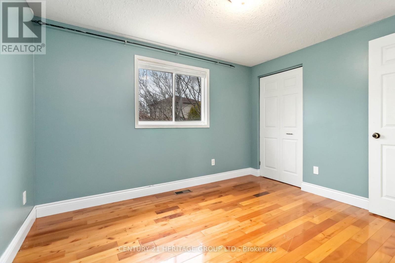 77 Doyle Drive, Guelph, Ontario N1G 5B9 - Photo 43 - X12525664