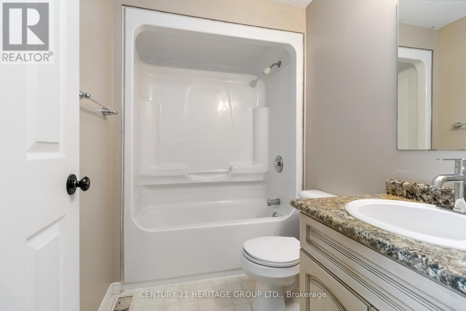 77 Doyle Drive, Guelph, Ontario N1G 5B9 - Photo 36 - X12525664