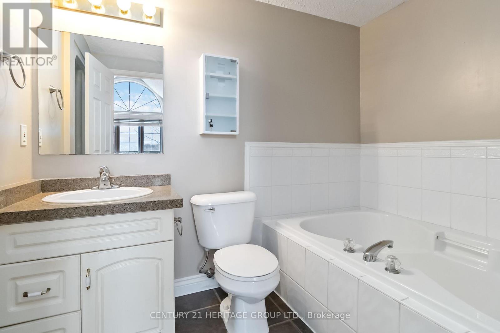 77 Doyle Drive, Guelph, Ontario N1G 5B9 - Photo 33 - X12525664