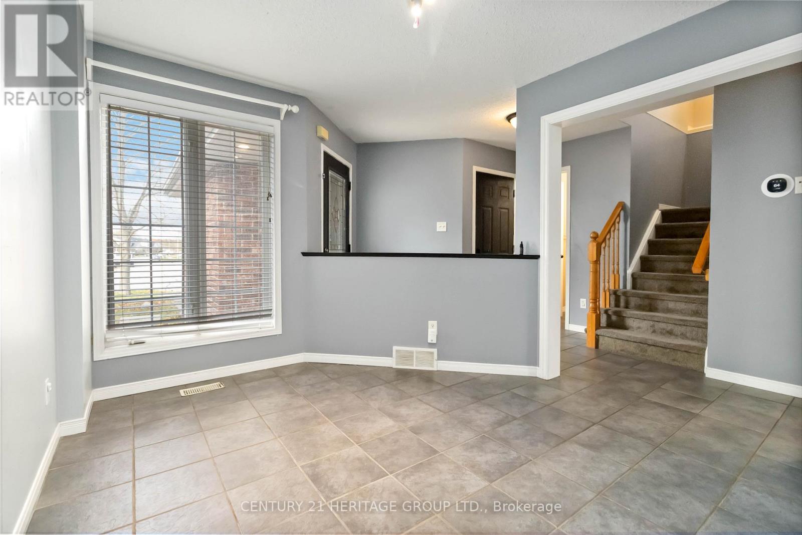 77 Doyle Drive, Guelph, Ontario N1G 5B9 - Photo 11 - X12525664