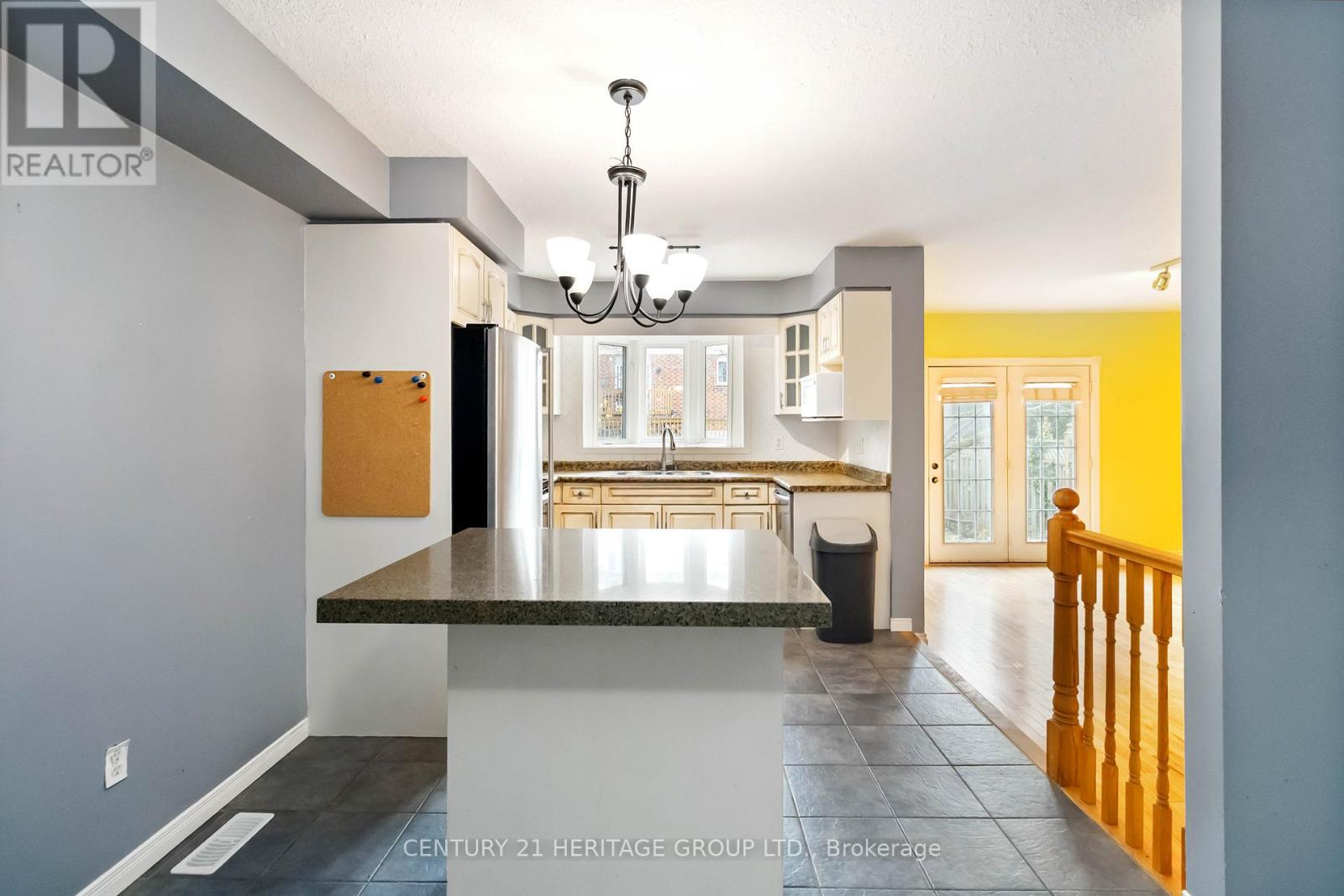 77 Doyle Drive, Guelph, Ontario N1G 5B9 - Photo 15 - X12525664